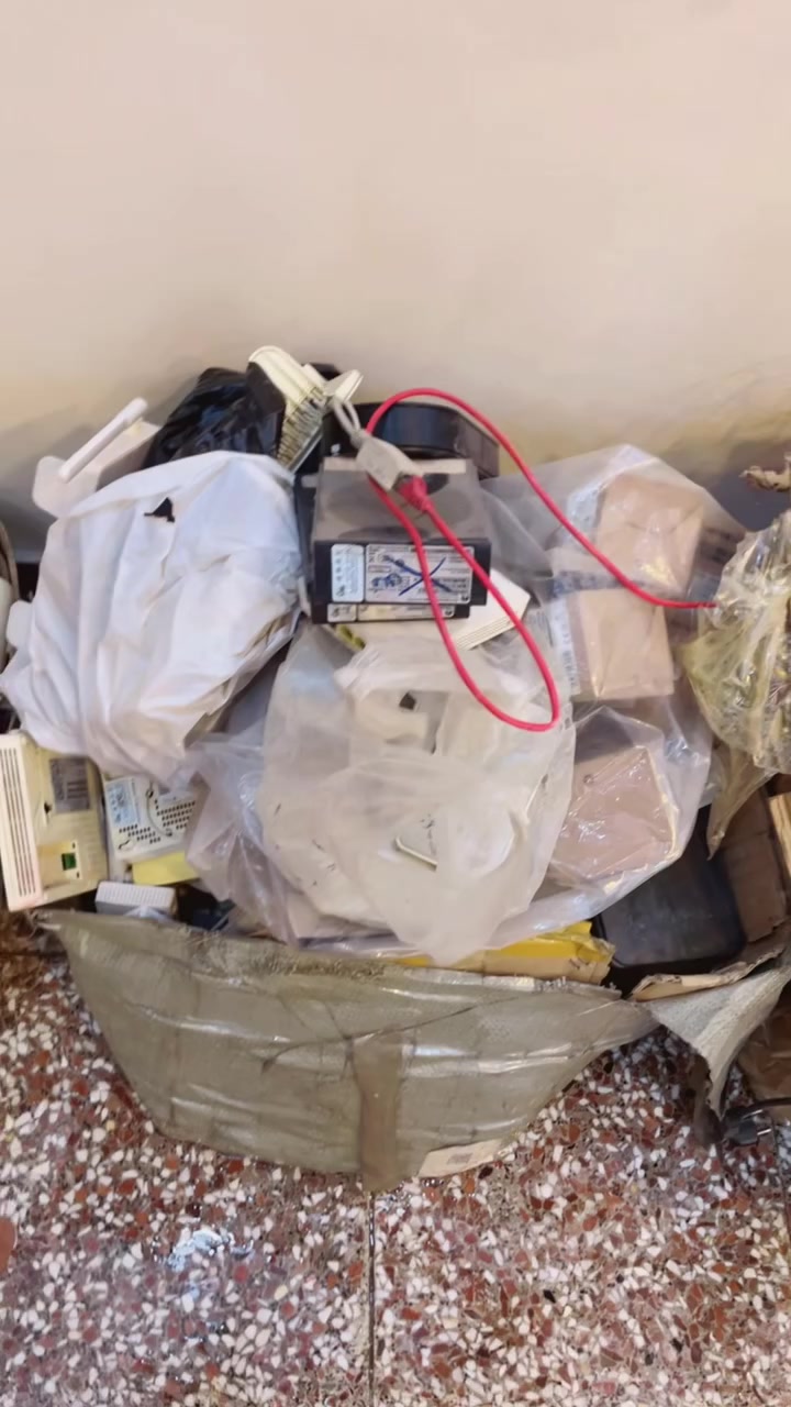 (شلعه - شروه )راوتر وتحويلات  

( بيهن جديد وبيهن مستخدام وبيهن محولات وبيهن يشتغلن وبيهن عوزهن ترسيت ) 

اني ابيع شلعه كامله تفيد لهاذه لعنده وطني او عنده زون جديد 

بيهن ٥٠٠ قطعه تقريبا 

(شلعتهن مليون قفل قفل ). 

توصيل موجود جميع محافظات العراق 🇮🇶 

اخوان ارجع واكرر ( بيهن يشتغل وبيهن عوزه ترسيت )


**إذا كنت صاحب هذا الإعلان وتريد حذفه لأي سبب، رجاءا أرسل رسالة إلى الدعم الفني**