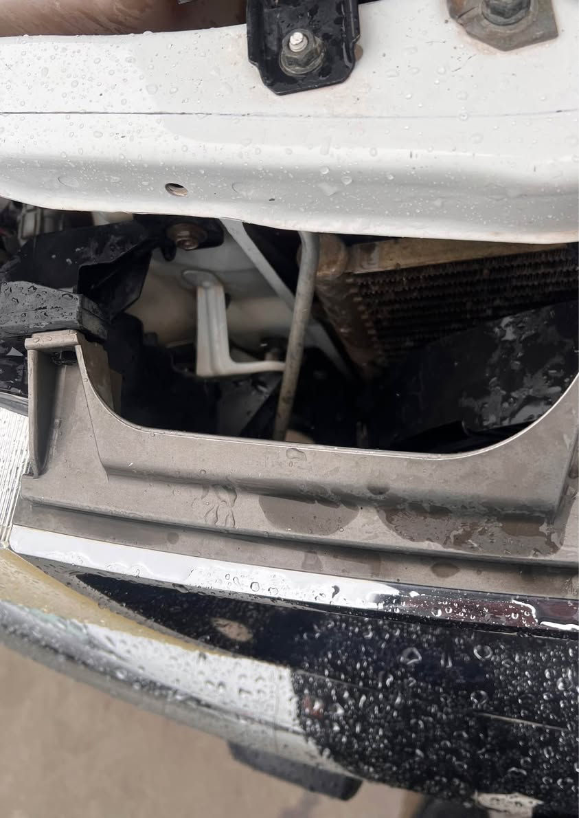 نیسان 2008  بێ بۆیاخ بەس چاڵی هەیە لەگەڵ کەمێک هەڵدان  مەکینەو گێڕو عەکسل بەشەرت سەنەوی بەناو خۆمانەوەیە بەسەرچوە پێش و دوای کەپس شوێن سلیمانی  سعری 90$ وەرەقە و معامەلە *********** السليمانية, العراق
