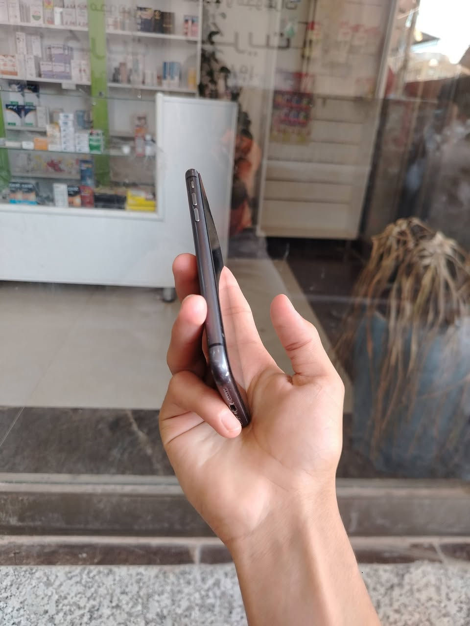11عادي فول 🔥
فول مواصفات الجهاز بلادي
ممفتوح شرط
ذاكرة128
بطارية 87🔋 
استخدام فول
سعر185🔥🔥 

***********
