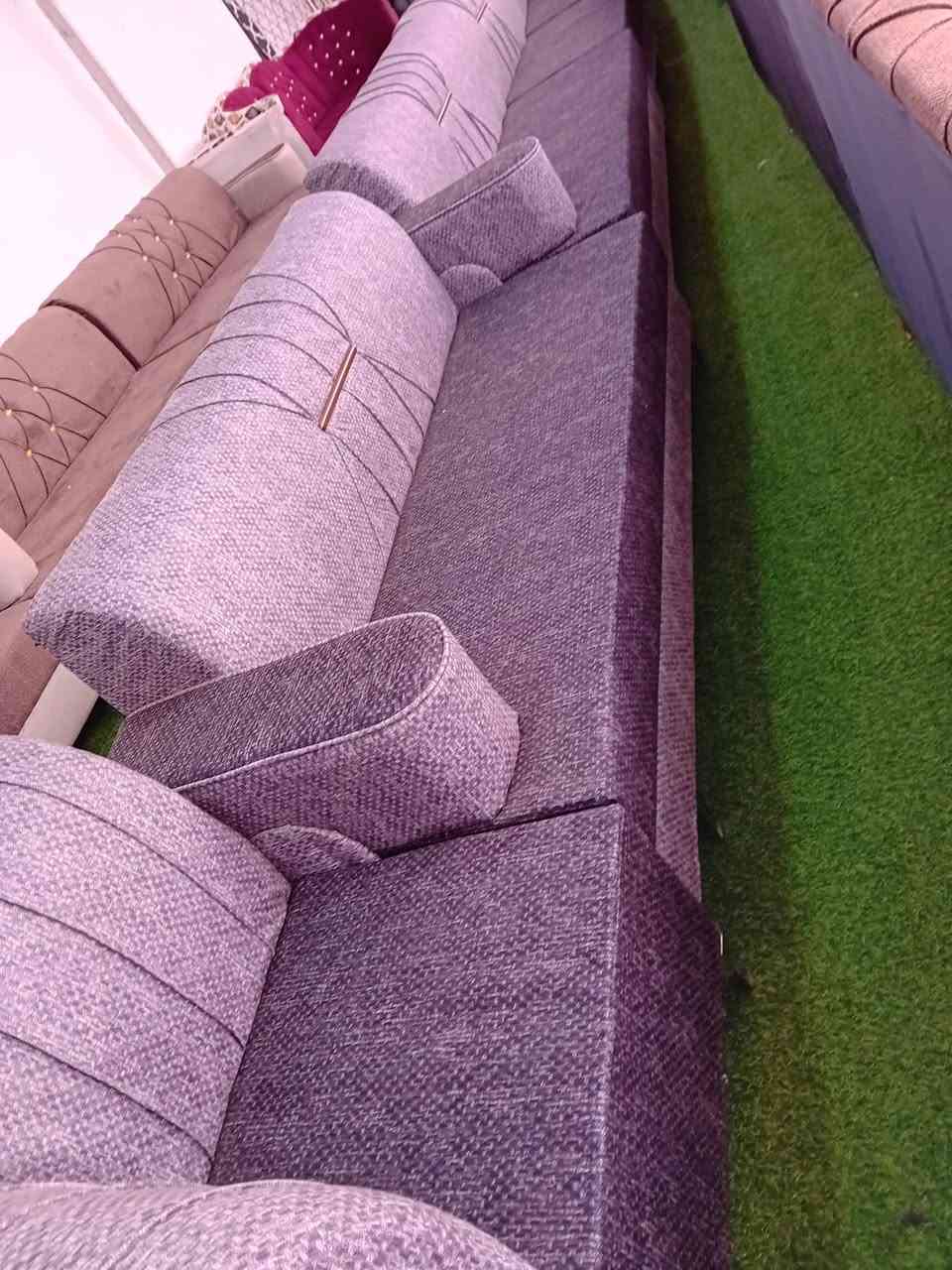 متوفر تخم قنفات ديوان للبيع كلها جديد ومتوفر جميع الألوان والسعر الواحد 500,000 وبي مجال العنوان ناحية الفرات الرقم ***********
