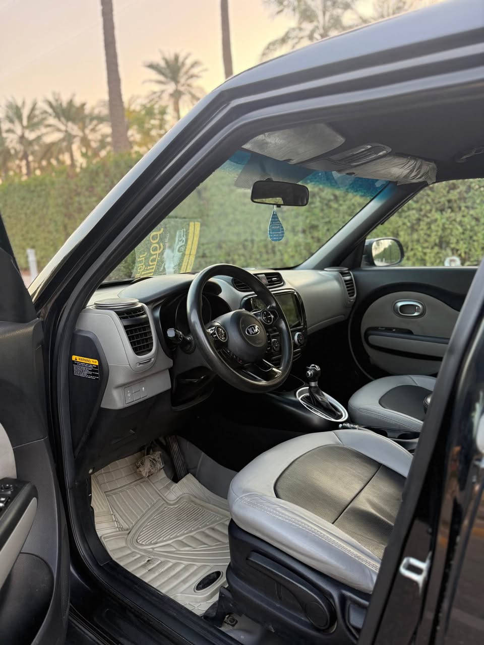 للبيع صول 2017 وارد امريكي سنويه جديده حادث فقط بنيد بدون دواخل بدون ايرباك سياره جديده سونار مرفق مكان العماره *********** عمارة, ميسان
