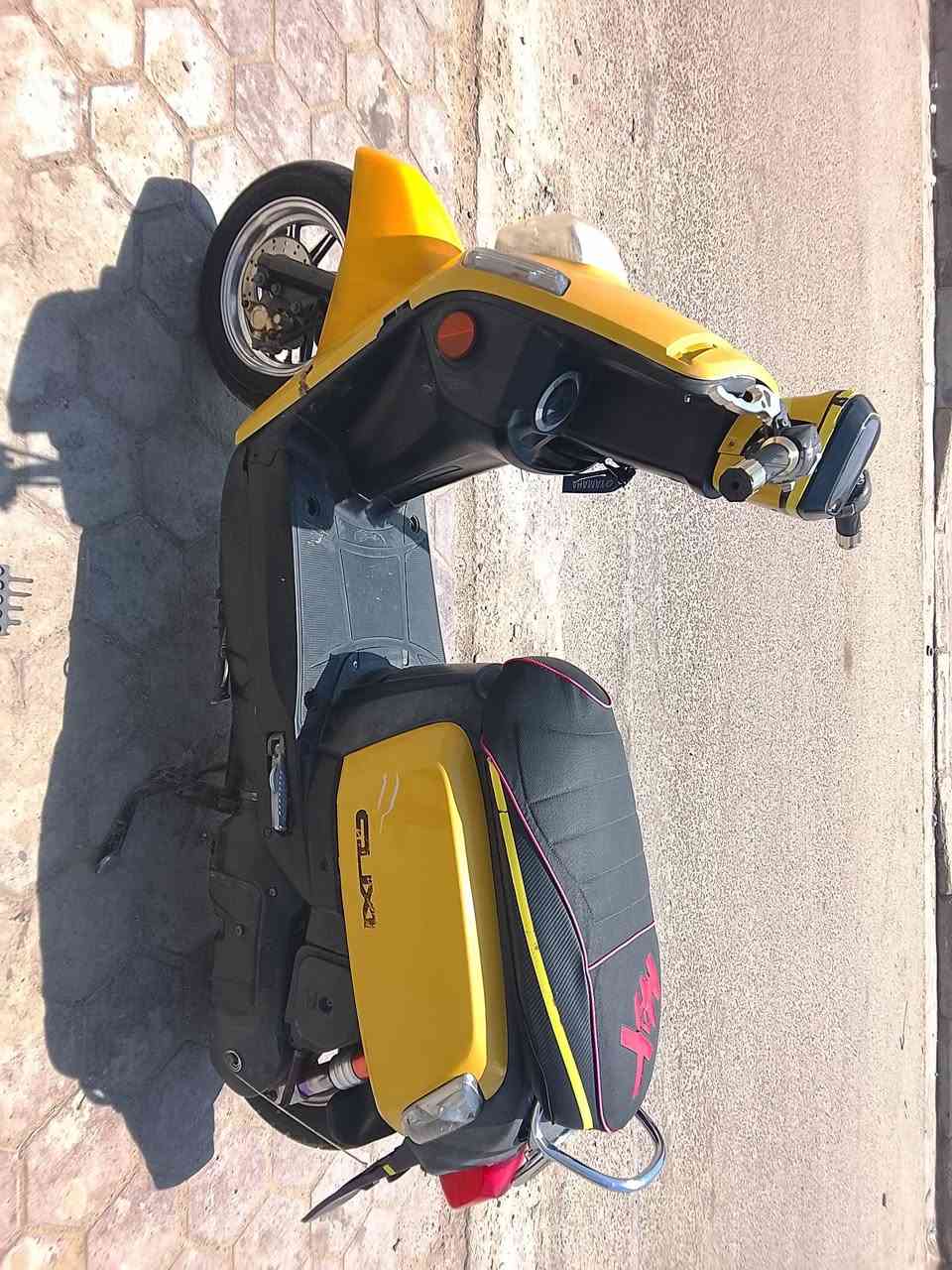ماكس بوليس مسطره دراجه نظيفه شلعه ومعدل نكره سلف نقصه بس اشاير احتركن الكلوبات  مزوده ويلات ودبل مكينه خرسه ماتنسمع بيع مستعجل مكان موفقيه سعر ٦٠٠ رقمي ***********
