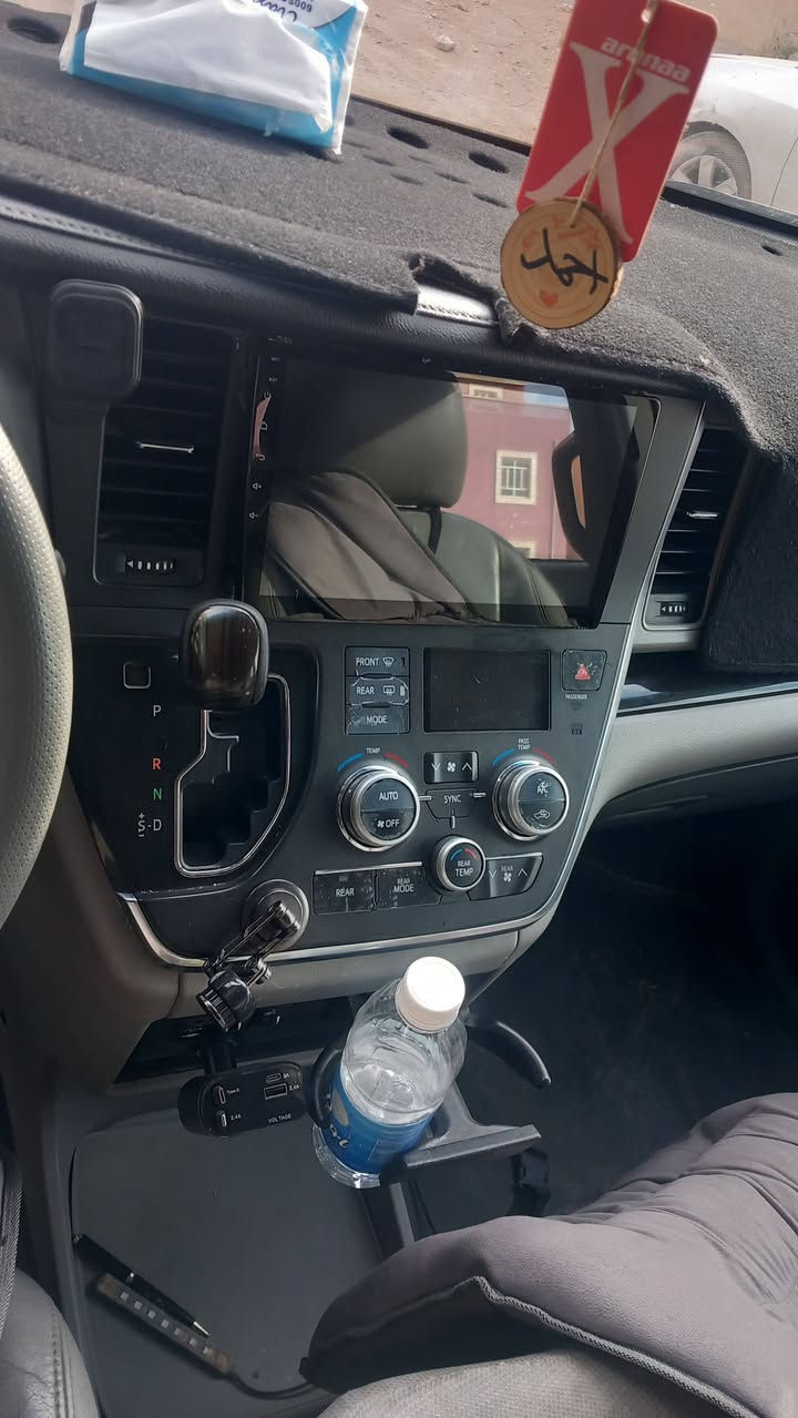 السلام عليكم تيوتا سينا موديل ٢٠١٧  مواصفات xle رقم سليمانيه باسمي سنويه الى ٢٠٣٠ السعر ١٦٠ مكان السياره الانبار القائم-رمادي  للاستفسار على الرقم***********
