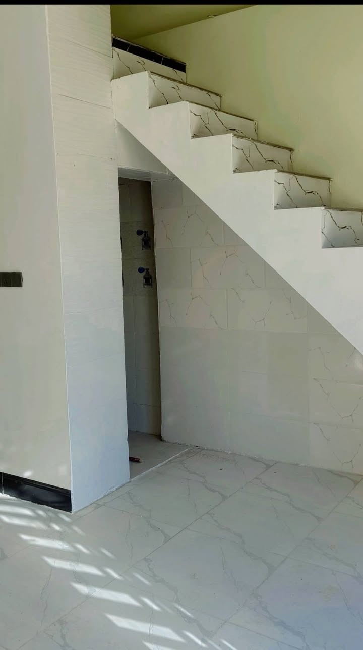 يالله سلام عليكم بيت للبيع 50 متر شارع قنبر يحتوي على غرفه وصاله مفتوحه بناء جديد رقم الدار 66003
الاستفسار  ***********
