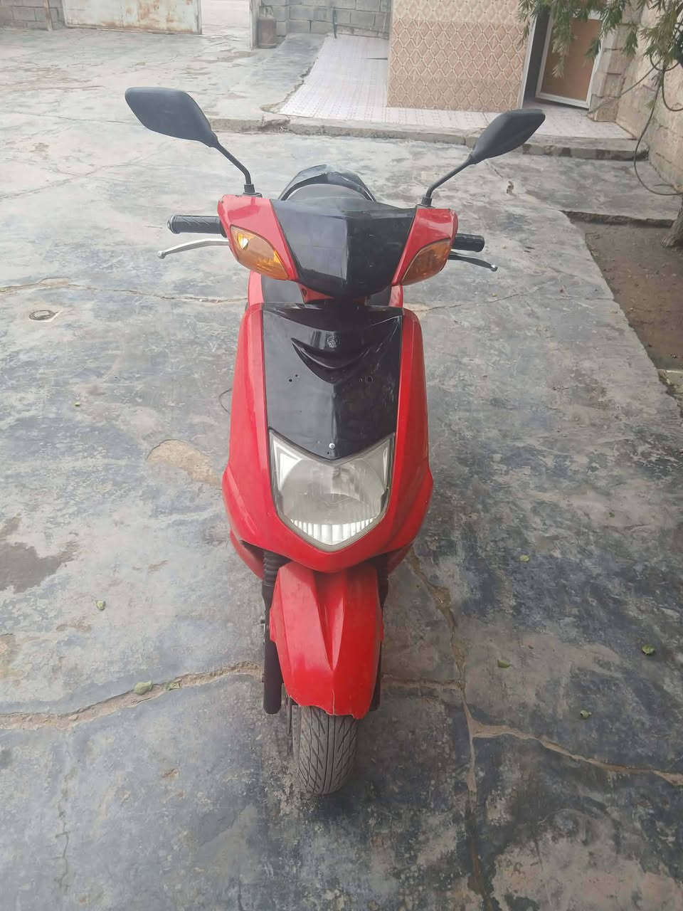 سكنس نثيه للبيع او المراوس 
دراجة نضيفه محرك ناعم كهربائيات كلها شغاله
مابيها اي نقص ب 450 وبيها مجال
مكاني بعقوبه
***********
