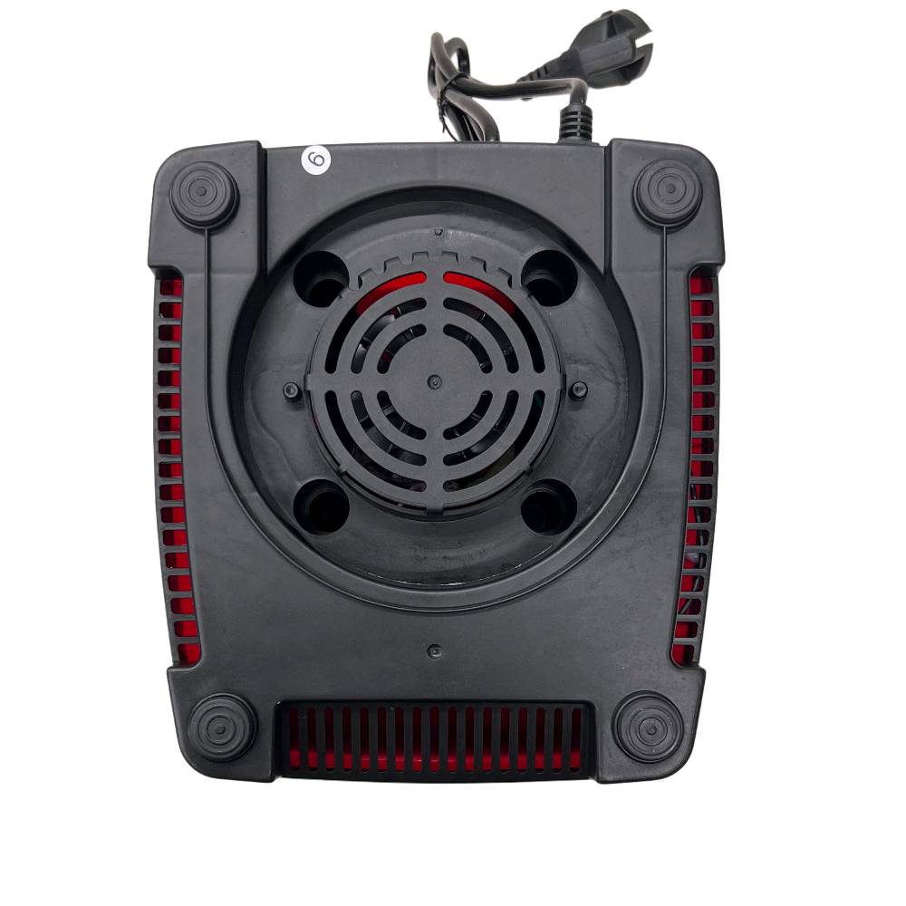 خلاط كهربائي Slivers Creslt متعدد الوظائف موديل SC-1589

خلاط كهربائي قوي ومتعدد الاستخدامات مصمم لأعمال الخلط والطحن اليومية بكفاءة عالية.

• محرك بقدرة 5500 واط مناسب للاستخدام المكثف

• سرعة دوران عالية تصل إلى 32000 دورة/الدقيقة

• تحكم بالسرعة

• شفرات تقطيع من الستانلس ستيل

• جرة كبيرة من البولي كربونيت بسعة 2500 مل

• نظام حماية من زيادة التيار وارتفاع الحرارة

• القدرة الكهربائية: 5500W

• السرعة: 32000 RPM

• سعة الجرة المقننة: 2.5 لتر

• الجهد الكهربائي: 220V ~ 50Hz

محتويات العلبة

• جهاز الخلاط (القاعدة الكهربائية)
• جرة خلط بسعة 2.5 لتر
• غطاء الجرة