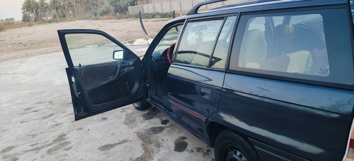 سلام عليكم من رخصت مسؤل الكروب سياره نوع استره استيشن موديل 93
لون اخضر زيتوني رقم انكليزي بأسمي سنويه مجدده لل2029 ايرباك سليم عدادات كجات كلها شغاله سايد بريك شغال مكينه 1800اولت البارحه كصيتله حاويه مكينه وكير جدد كارتون حداديه 90‰100   شاشه بلوتوث شغاله السياره بيها جراد بلبنيد وبدون صبغ والجاملغ جهة السايق امبدل سبب جراد قوي وبدلته السعر 40وبيها مجال  مكان السياره بابل الكفل  للستفسار عله الرقم *********** فيس بوك متواجد
