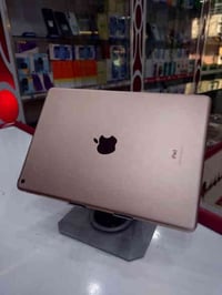 آيباد ٧ • نضيف جدا • بدون صيانة