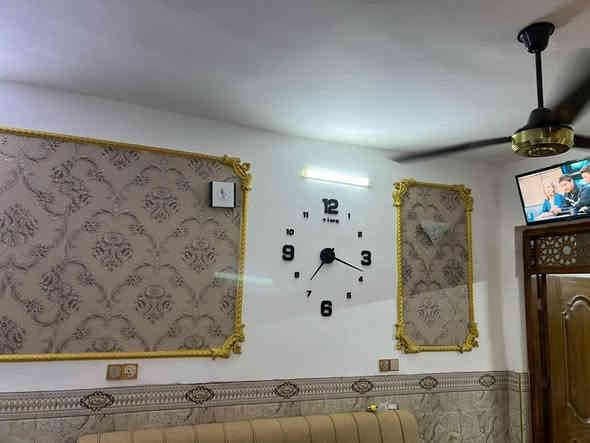 السلام عليكم
بيت 100م طابقين بناء جديد مطل على محرم
وجهه 5.75م ونزال 17ونص شارع 15م م ونافذ على 15
موقع مميز أمام الخدمات والمدارس المربع الذهبي 
يحتوي على استقبال وحولي مطبخ وغرفتين نوم مع 3صحيات بيت جديد ونظيف رقم العقار (1157)
العنوان حي الصديق ابي غريب قرب مجمع بدور السكني
مكتب ابو الخير للعقار 
*********** 
***********
***********
