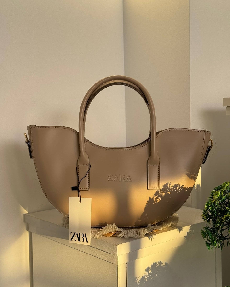 جنط نسائي/تم تكرار الموديل 
سعر المفرد 10 آلاف دينار
سعر الدرزن 84 ألف دينار
قياس 15 × 30 سم 
واتس اب :***********
واتس اب :***********
