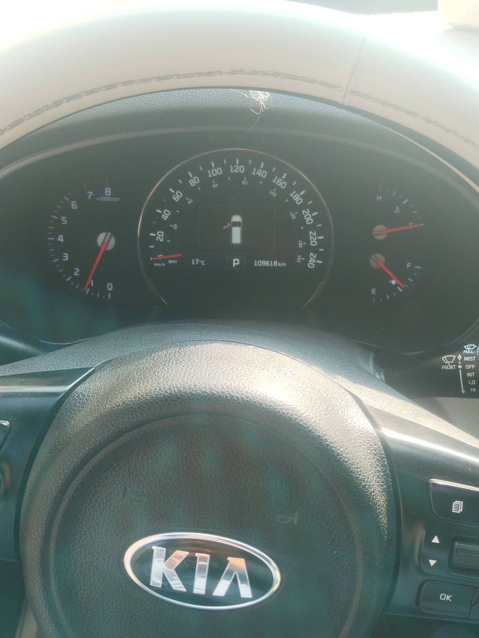 السلام عليكم سورنتو ٢٠١٦ فول عندا البنروما معروفه المواصفات سعرها ٢١٠ مكاني الانبار اتصل و ادلل ***********
