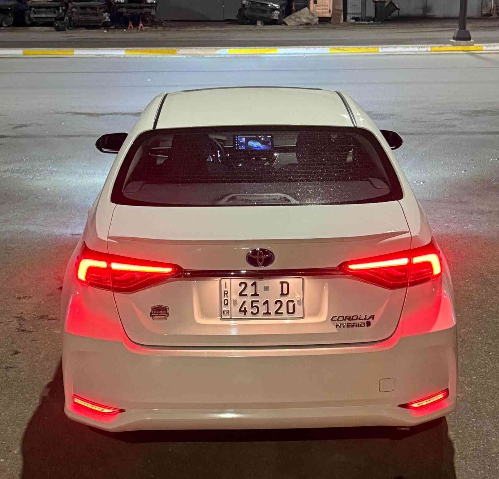 بسم الله الرحمن الرحيم 

سەیارەکە ماڵی دۆستە
لیدی کاملی پێش و دواوەی بۆ دانراوە 
گاعی سەردۆسە و دەعامیەکانیشی ppf کراوە
تەنها شانی سەکنی وەک لە وێنەکەیا دیارم کردوە pdr ماباقی هەموو گیانی بەشەرت
٢٤،٠٠٠کلم ڕۆشتووە 
وەکو هەمومان ئەزانین سەیارەکە قەپات مواصفاتە 
داوای ١٥٦ وەرەقەی لێئەکەم و معامەلەیەکی برایانەشی تیایە 

0770 224 6108 السليمانية, العراق
