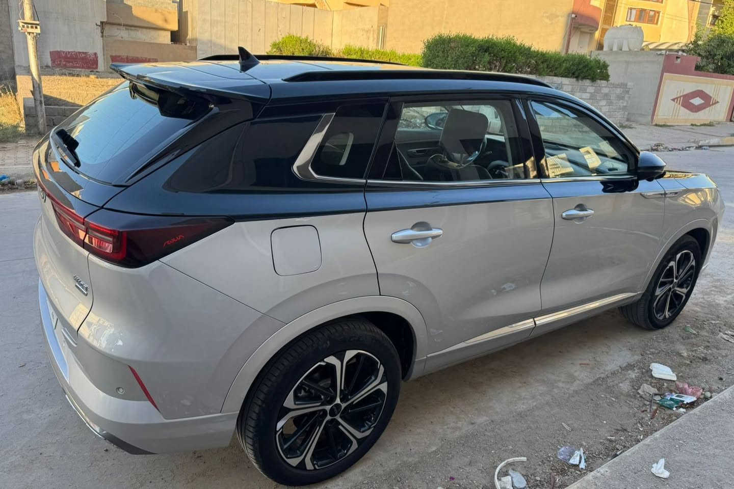 دونك فينك هيوج||||Dongfeng Huge للبيع
موديل 2024 ماشيه 42 الف كيلومتر وقابل للزياده
المواصفات
المحرك||1.5L محرك هايبرد توربو من شركه نيسان وبضمان 6 سنوات او 200,000 كيلو متر ايهما الاسبق
القوه الحصانيه||242 حصان
عزم الدوران||540 نيوتن
ناقل الحركه|| 7سرعات
5راكب
ويل قياس 19 انج
بانوراما
كاميرا محيطيه 360 درجه 
اناره داخليه مخفيه متعدده الالوان
شاشه التحكم حجم 12.3 انج
شاشه عرض القياده حجم 12.3 انج
التحكم بالمكيف لمس
مري كهرباء||شفط
مكيف امامي منفصل وموزع خلفي
مقاعد مصنوعه من جلد النابا
تدفئه تبريد كرسي السائق
مقعد السائق كهرباء 10 حركات
مقعد الراكب كهرباء 4 حركات
عدد وضعيات القياده 3
بلوتوث
حساس اضويه
نظام المساعده على النزول من المنحدرات 
رادار (تحديد مسار)
حساسات خلفيه
محدد سرعه
نظام المساعده على القياده‎دخول ذكي (بصمة)
اناره محيطيه اماميه
اناره اماميه زينون
كشاف ضباب خلفي
صندوق كهربائي شفط
هاند بريك كهربائي
فتحه USB
توقف اوتوماتيكي (Auto Hold)
حساس مطر
مؤشر لضغط الاطارات
عدد السماعات 8 وسماعات الرأس ايضا في المقاعد الاماميه
وسائد هوائيه عدد 8
استهلاك الوقود 5.8L لكل 100 كيلومتر يعتبر جدا
رقم صاحب السيارة 
***********
