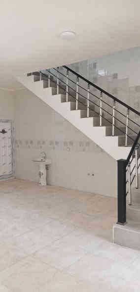 السلام عليكم بيت للبيع ١٣٢ متر طابقين بناء جديد درجة اولى
العنوان كربلاء شارع البوبيات عمود ٧٦ حي المصطفى
الخدمات ماء ومجاري وتبليط كهرباء عرض الشارع ١٢
السعر ٢٢٠ مليون
للاستفسار الاتصال *********** كربلاء
