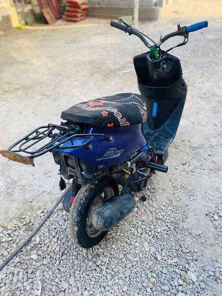 للبيع ياماهه تسعه سلف وهندر مكينه ما مفتوحه مكان بصره هارثه السعر ٢٠٠ وبيهه مجال ***********
