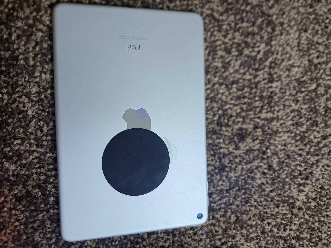 سلام عليكم ايباد مني فايف ذاكره 256  بطاريه 87 بوبجي فول نضافه كدام العين مامفتوح ماواصل مصلح سعر  350 وبي مجال مكان موصل جانب ايمن رقم ***********
