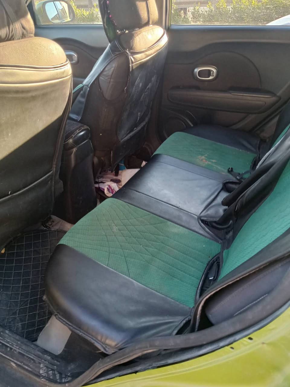 سلام عليكم كيا صول موديل 2016وارد اميركي ضربتها جاملغات ثنين لامامي يمنه ويسره بيها باب مبداله صفحت السكن البنيد مصبوغ بيها حالوب بسيط السونار مرفق بلصور مكينه 1600جيدي اي سياره مال بيت صارلها 4سنوات عندي مكاني بغداد السعر 95وبيها مجال للطيبين رقم***********
