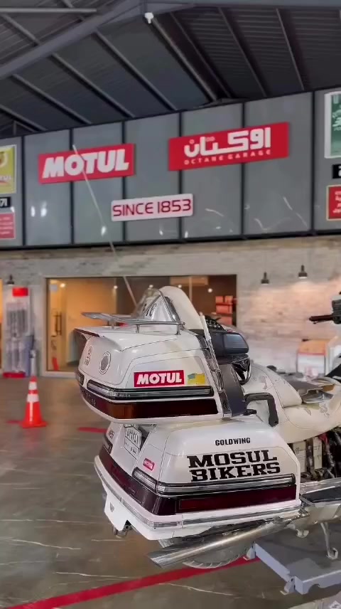 رمضان كريم عليكم🌙🕌
للبيع كولدن وينج GL1500 لعدم التفرغ

موديل 1996 رقم نينوى بأسمي سنوية جديدة باقي بس على استلام اللوحات الاجنبية

الجك والبك شغال

مكينة كير نظيف صوتها ناعم رون ثابت

عليها ادامة دبلات امامي خلفي

طخم تايرات جديد مشلن

زيت موتل جديد وياها هوك وسلة وتاير امامي احتياط

فقط بيها ملاحظات بالفايبر (الكفر) يحتاج شوية تعديل تكحيل بسيط ايضا 
ترايها وين مايعجبك

سعرها 30

رقم تلفوني شراي وبخدمتك ***********

مكان الدراجة موصل تحياتي لكم🙏
