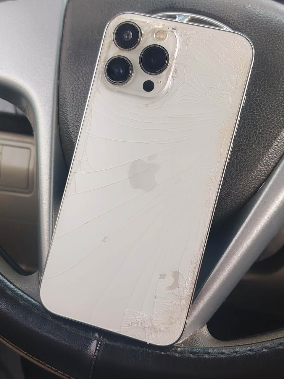 يفون 13promax

بطارية 100🔋مبدله

شاشه مبدله اصلي بس طاك بيها الحبر من اسفل الشاشه مثل مابين بل صورة والضهر مفطر
فيس ايدي شغال🤳
ذاكرة 128
السعر 400


**إذا كنت صاحب هذا الإعلان وتريد حذفه لأي سبب، رجاءا أرسل رسالة إلى الدعم الفني**