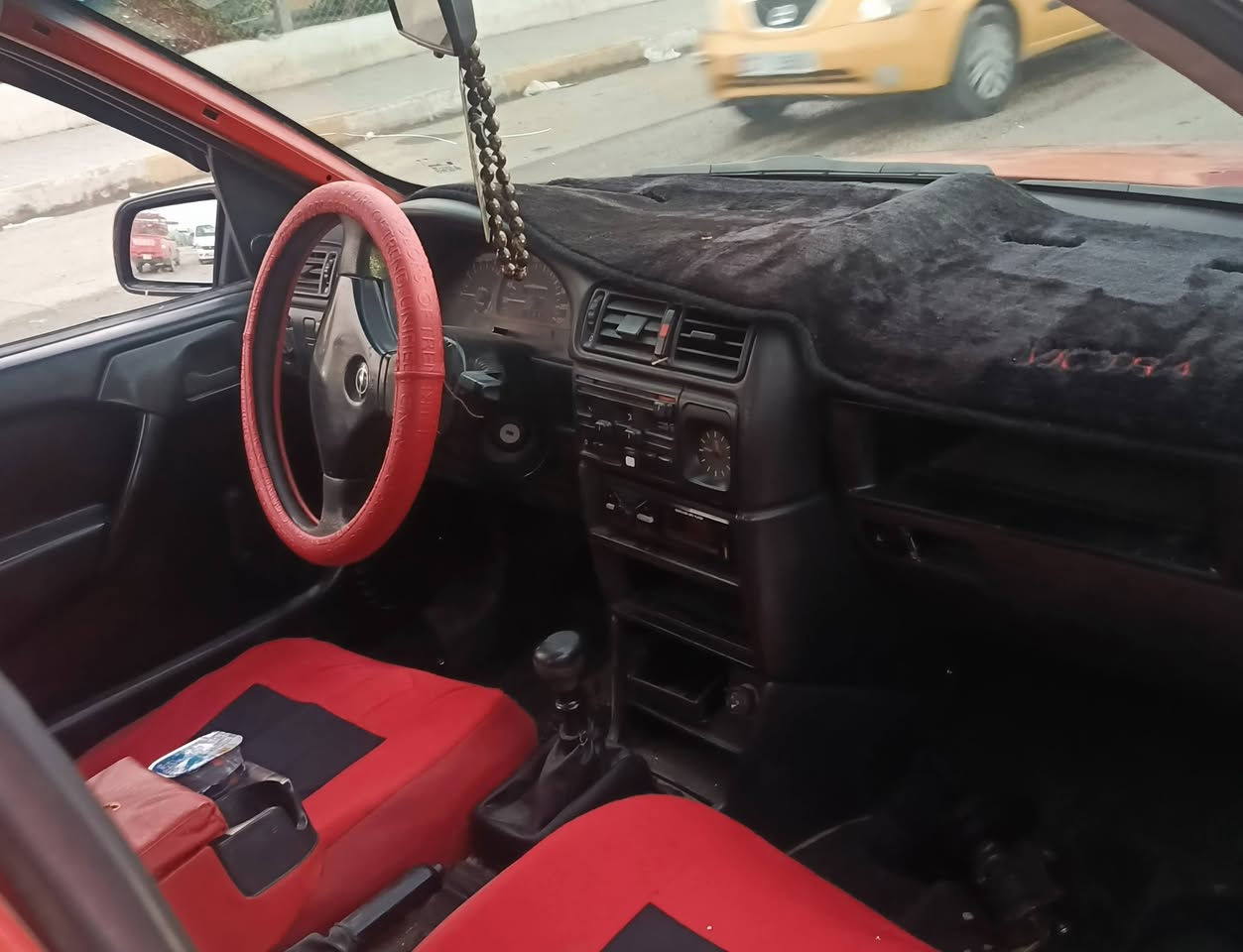 اوبل فكترا 1992 حجم 18
رقم بغداد مشروع وطني جديد لحد2027
محرك 18 كير عادي سقف سلايت abs 
سيارة جاهز شرط محرك كير كهربائيات كلها شرط
سيارة بيها طخة خفيفة من صندوق ماواصل حوش 
امبين في صورة  
السعر42$ورقة وبيها مجال 
مكان دوز خورماتو 
***********
