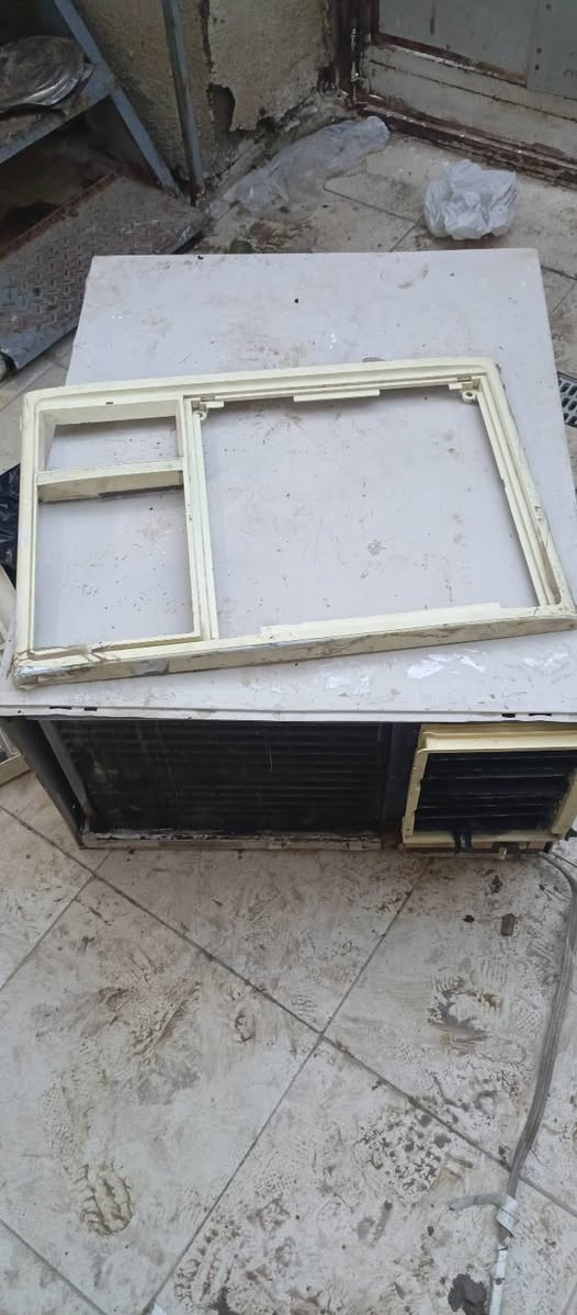مكيف جنرال تبريد ثلج  ٢ طن للبيع ***********
