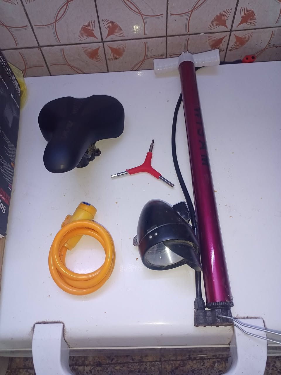 السلام عليكم بايسكل ايفيا رياضي حجم 29 وبايسكل جديد مامستعمل اسبوع  معا كامل ملحقات  ويدات اصلية وكشنات عدد 2  والسعر 210 وبي مجال والعنوان بغداد الشرطة الخامسة مقابل جامع الجميلي والرقم *********** وبي واتساب واهلا وسهلا بيكم 🤍
