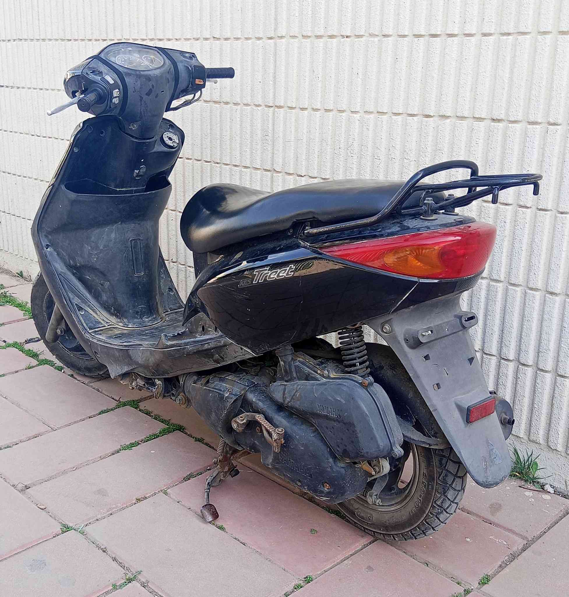 السلام عليكم
اكزز 140 ياباني مكينه بيها صوت 
الدراجه شلعه ومعدل لا تبخير لا نضوح 
كهربائيات شغاله 
مكان الدراجه بالصالحيه 
السعر  550 قفل بدون عملة
للاستفسار  ***********
