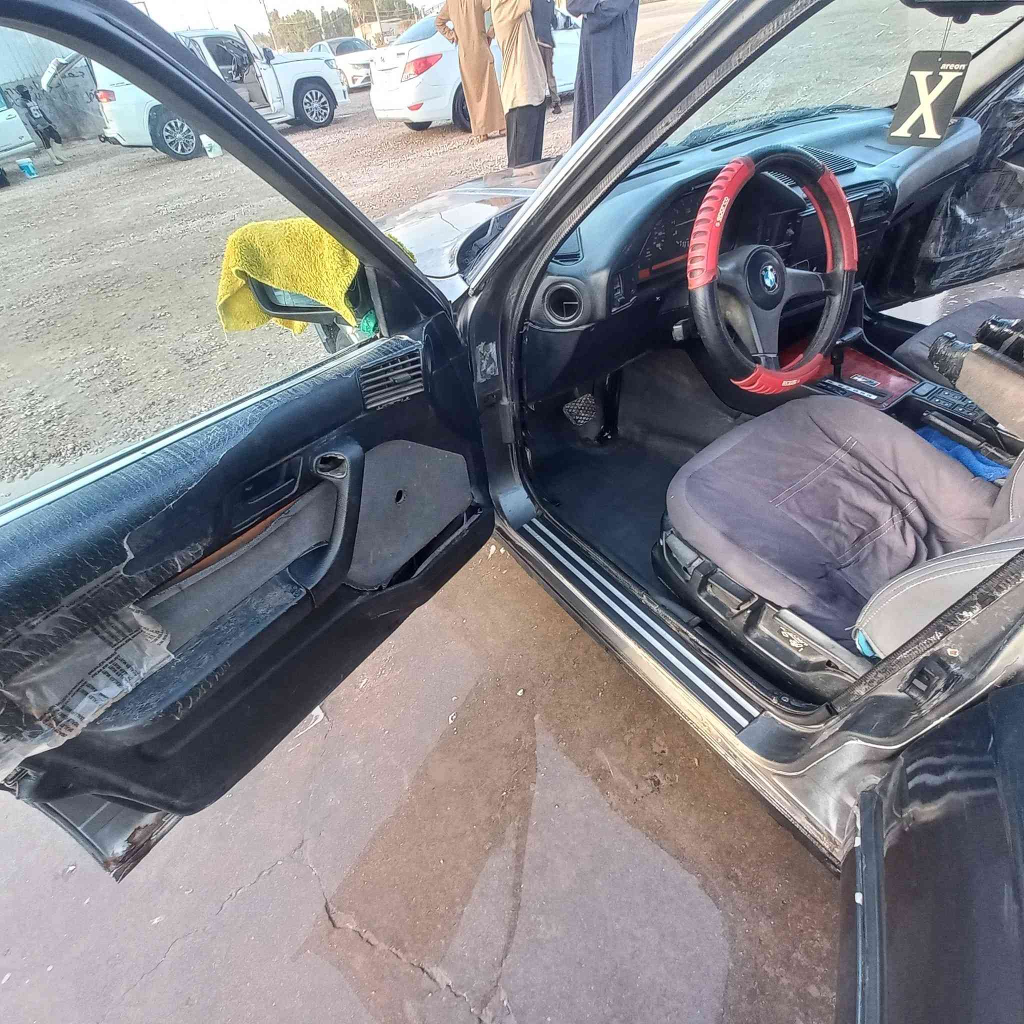 السلام عليكم بي ام ٥٢٥ مسكر عدله مديل ٩٢ سياره جاهره مداور ثاني يوم السعر ٤٥ وبي مجال بسيط عنواني الديوانيه الحمزه الشرقي:***********
