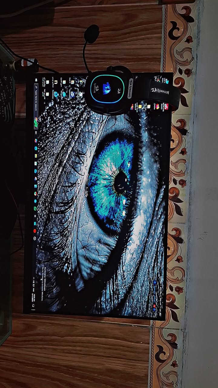 سلام عليكم تجميعه كيمنك للبيع حاله جدآ نضيفه وما مستخدمه
مواصفات الكيس

موديل المذربورد عندك هو:

🔥 ASUS PRIME B450M-A

والشركة: ASUSTeK COMPUTER INC.

💻 مواصفات لوحتك باختصار

✔ تدعم معالجات AMD Ryzen

✔ عندك حالياً: Ryzen 5 5500

✔ تدعم رامات DDR4

✔ أقصى رام: 64GB

✔ تدعم سرعة رام حتى 3200MHz (وأحياناً أكثر مMP)

✔ فيها منفذ M.2 SSD سريع

🔥 جهازك حالياً (من الصورة):

🧠 المعالج: Ryzen 5 5500 (قوي جداً للألعاب)

🧠 الرام: 16GB (ممتاز)

🖥 النظام: Windows 10 Pro 64bit ممتاز 🔥 كرتك هو:

🎮 NVIDIA GeForce GTX 1660 Ti

💻 تجميعتك الحالية:

🧠 CPU: Ryzen 5 5500

🎮 GPU: GTX 1660 Ti

🧠 RAM: 16GB DDR4

🖥 Windows 10 64bit

الذاكرة  SSD 1 تيرا 

بصراحة؟ 👌🔥

جهازك متوازن جداً للألعاب 1080p.

🎮 أداء الألعاب تقريبياً (على دقة 1080p)

🔥 PUBG

إعدادات High

👉 80 – 110 FPS

🔥 GTA V

إعدادات Very High

👉 70 – 90 FPS

🔥 Warzone

إعدادات Medium

👉 60 – 75 FPS

🔥 Fortnite

High

👉 100+ FPS

هل تحتاج تطوير؟

حالياً ❌ لا تحتاج شي ضروري

 

 كيس وشاشه وكيبورد  وباد وماوس  مايك خارجي  وكرسي 

كلهم ب 850 مكاني اربيل 

*********** بي واتساب
