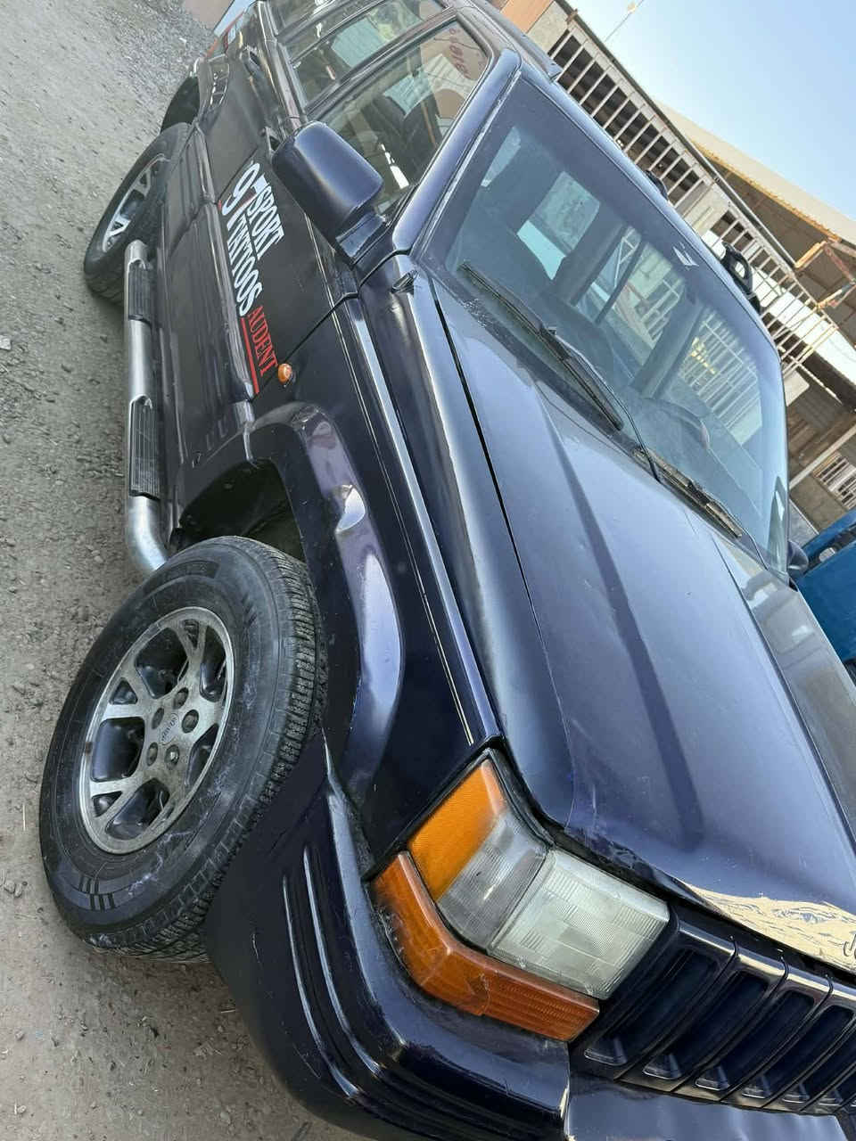 سلام عليكم جيب موديل 96رقم شمالي انكليزي سنويه ل 30كير مكينه وصدر جدد تخم تاير جديد كير اوتماتيك سعر 40ولي مجال تصال عل رقم ***********.    لمكان صلاح الدين لدجيل قرب صيطرت لعبايجي
