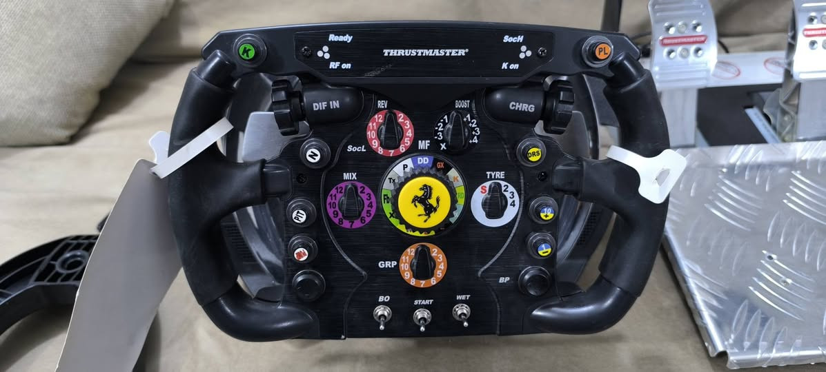 السلام عليكم
دركسيون 
ماركه THRUSTMASTER
فورمولا 1
حجم كبير 
جديد 
نقص محوله 
السعر 300 الف 
موجود توصيل جميع المحافظات


**إذا كنت صاحب هذا الإعلان وتريد حذفه لأي سبب، رجاءا أرسل رسالة إلى الدعم الفني**