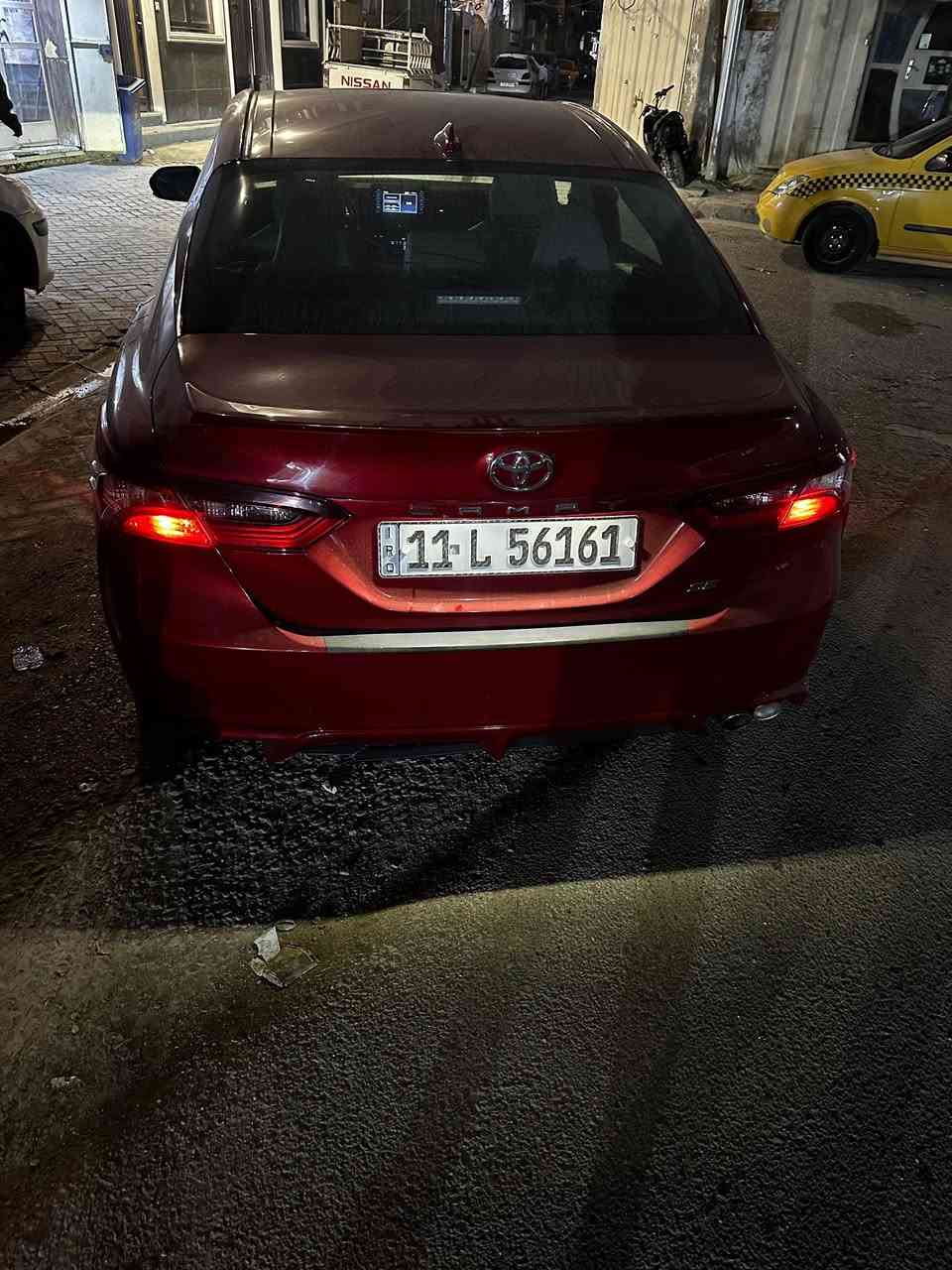 كامري موديل 23  ضربتهه بنيد وجاملغ راجع بارد السياره نظيفه وشويه باب الايمن بارد بيه مكاني بغداد الكراده رقم الهاتف *********** 
السعر ٢١٠ وبيهه مجال

