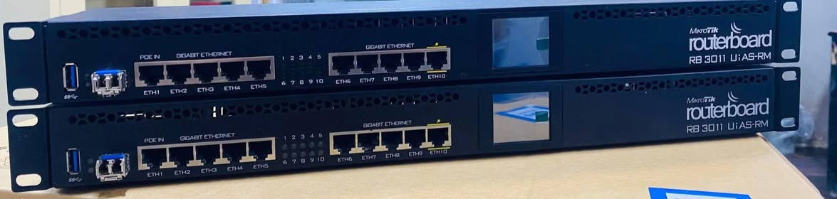 السلام عليكم
متوفر
هاب 3011
 سسكو 2960 
شرط الشغل 
توصيل موجود 
***********
