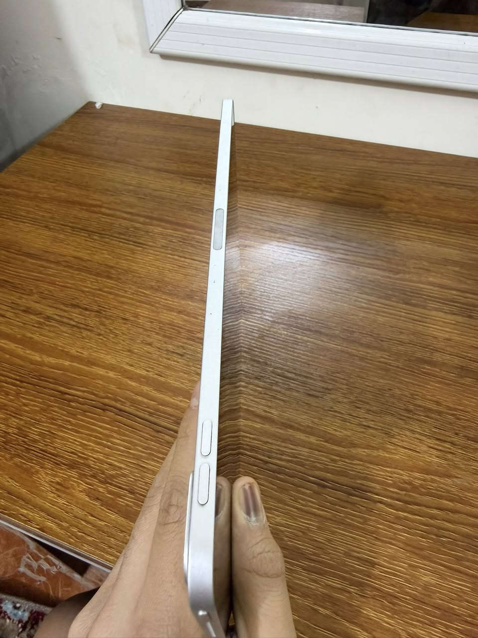 السلام عليكم ايباد 11 برو الجيل الثاني ذاكره 128 الجهاز كله شغال مابي اي عطل فيس ايدي شغال  الجهاز شخط مابي فقط مشكله وحده يصرف شحن وبي هذا البياض الي بل شاشه الباقي كله شغال رايده 390 وماكو هيج سعر *********** هذا الرقم فقط واتساب 🤍
