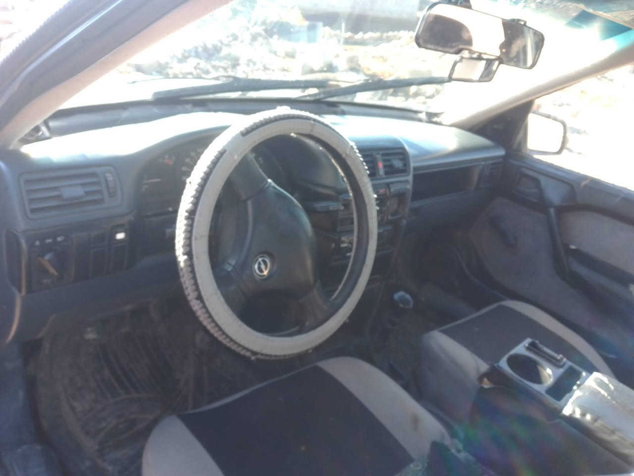 السلام عليكم 
فكترا 16
رقم نينوى 
سنويه خضره 
كوبون بانزين بيها 
مصبوغه جماليه 
السعر 32وبيها مجال 
الاستفسار ***********كورك 
***********اسيا
