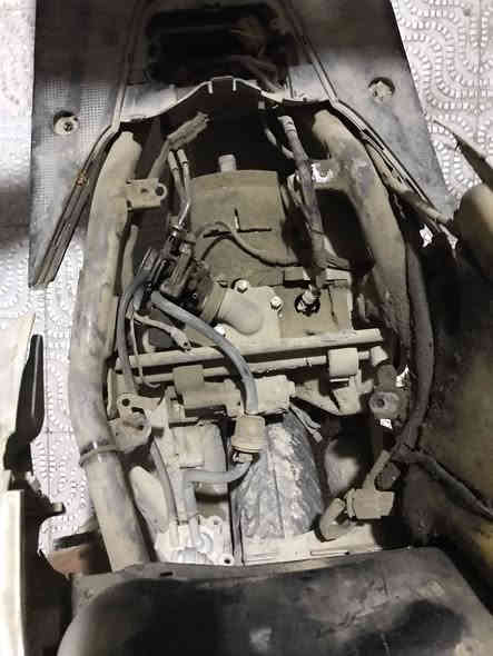 السلام عليكم دراجه عصفوريه 60 دراجه ابيع كوم حديد نقصها بس كابريتر تبديل ما تشتغل الدراجه يرادلها كابريتر المكان بغداد البلديات السعر 150 وبيها مجال للطيبين الرقم *********** تواصل واتساب فقط
