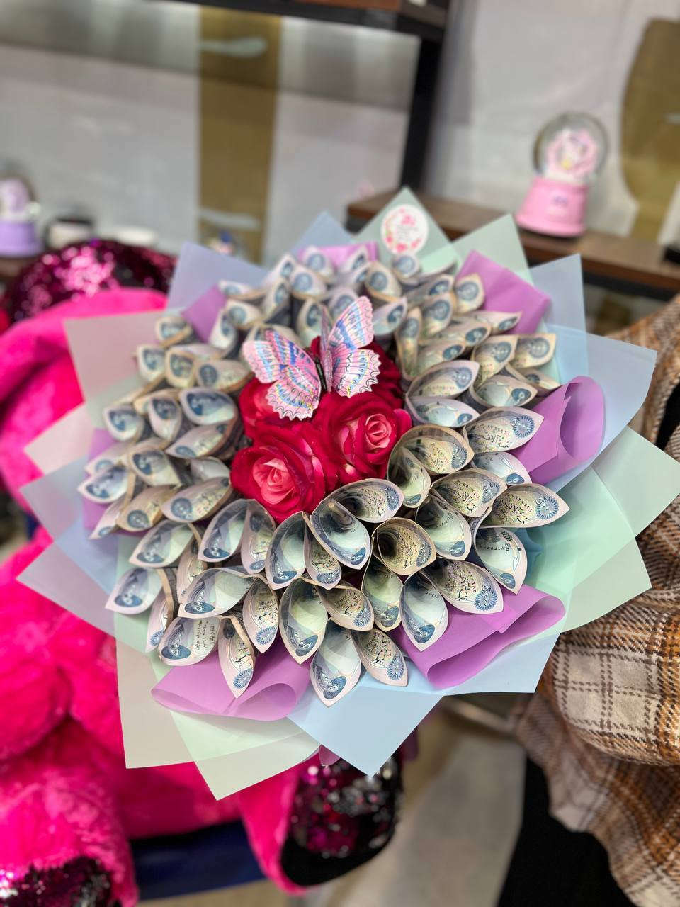 الورد هو لغة لا تعرف الكذب،❤️‍🔥🫶🏻.
للطلب والاستفسار مراسله الصفحه 
او الاتصال ***********

العنوان المسيب مول فاملي المسيب 
اوقات العمل : من 9:00 🕗 صباحاً الى 12:00 ليلاً 
 #العراق #بوكيهات #المسيب #اكسبلور_فولو
