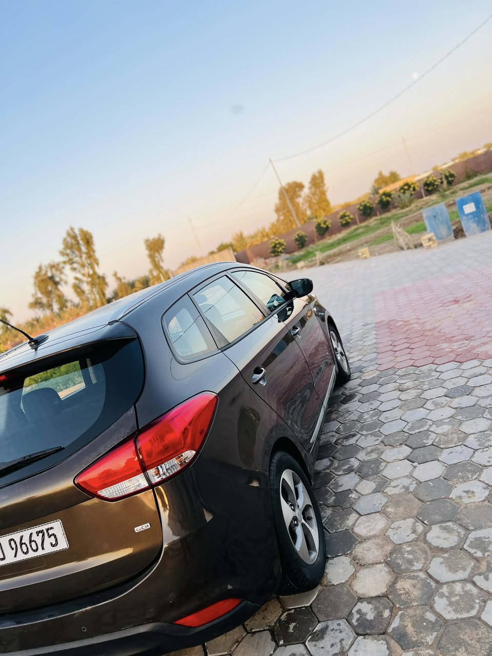 سلام عليكم
للبيع كيا رندو 2014 رقم بغداد ب اسمي ٧ راكب شاشه كبيره حساسات كامره دواره تحكمات ستيرن مكينه كير حداديه كله جديد تايرات حادثها جاملغ وبنيد فقط بدون دواخل مكاني ديوانية رقمي ***********

اتصال علا الرقم فقط اني مكلف بل نشر فقط
