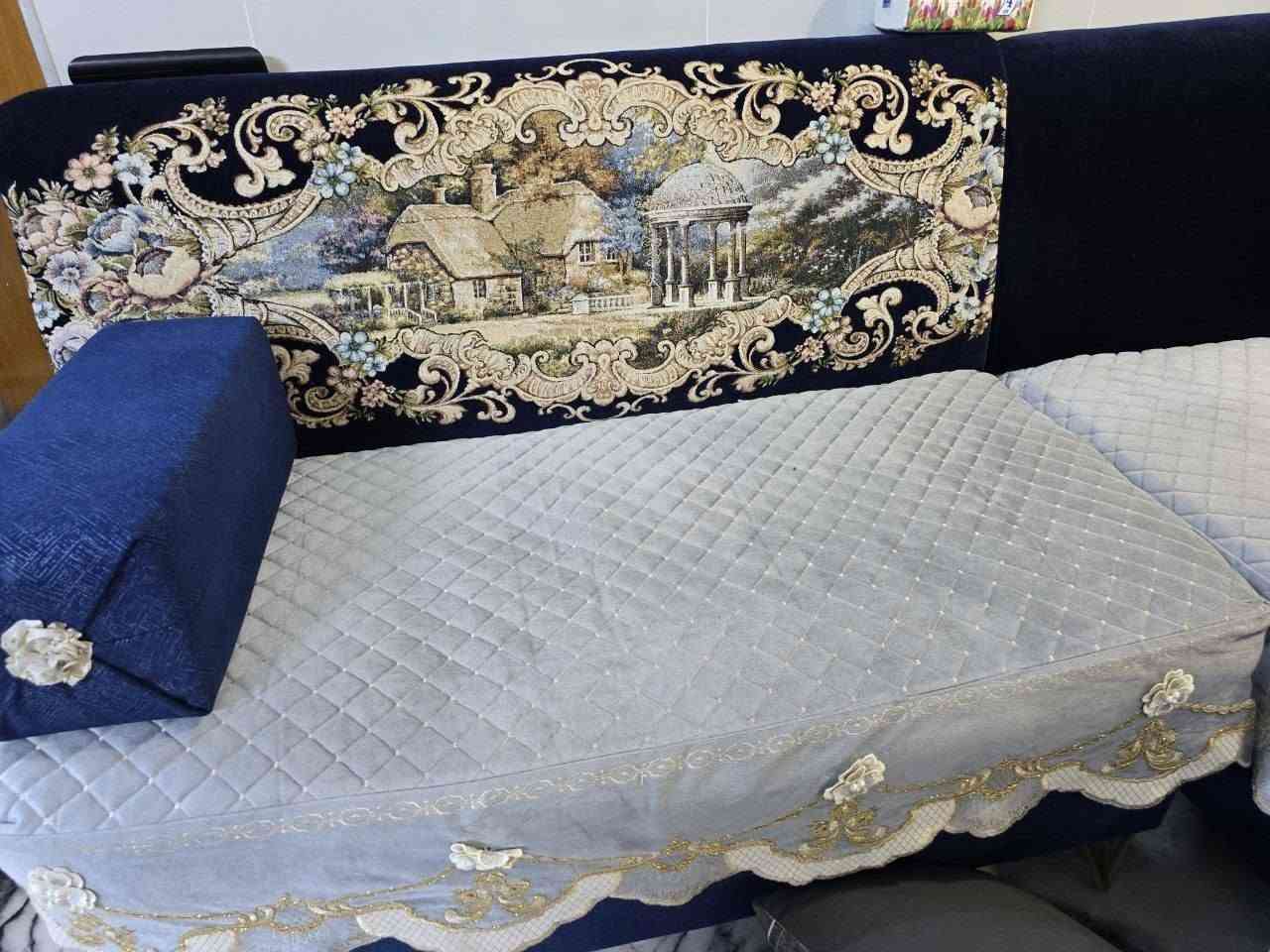 السلام عليكم من رخصة الادمن ديون جديد تزكام مابي اي ضرر اربعه قنفات ام الاربع نفرات واثنين ام الاربع ركن جديد جدا جدا مثل ما موضح بالصور وايضا على الفحص 
العنوان /حله مركز
الرقم /***********
السعر /مليونين وبي مجال للشراي
