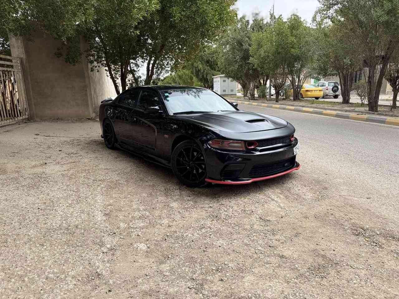 السلام عليكم  وكل عام وانتو بالف خير يارب

جارجر sxt لون اسود 
موصفات gt شاشه جبيره موديل 2016 اصل بسمي تحويل ثاني يوم🥷🏻 
-محرك 3600  مبدل مال مديل18كامل
عليها ادامه السياره كامله من(بلكات اصلي ونوزلات جدد ومجاول واتر بم ومنظومه البانزين)
السياره استخدام شخصي يعني مامشتغله خط ابد

مواصفاتها 
* كشنات جلد تحكم كهرباء لون عسلي
* شاشه كبيره 
* شفتات ستيرن 
* تحكمات كامله
* كامره دواره
* السياره تو ويل 
* تبريد قطعتين
* تشغيل عن بعد 
* ويل كب 20 تايرات جدد امامي245وخلفي315

الإضافات 
* عينه مال سكات ترحيب
* عليها قطع كاربون بالداخل
* كت كامل مالSRTوالدعاميه الاماميه مال سكات +بنيد ابو الفتحه
* لحية امامي 
* عليها اوركات متغير ع التلفون +وشوم داخل الايت
* شفقه جامه خلفيه
* كفرات ع البريك srtاحمر
* عليها ملصقات هيمي392حمر
* دوسsrtجانبيه
* كفر بك لايت اسود طافي
* سبايدر قطعتين
* زعانف خلفيه
* مري باتمان
* دفيوزر اخر اصدار ابو الفسفوره شغال
* تهبيط لويات سكات 
* صبغ داخل تغطيس جميع النياكل البيهه لون احمر
* برمجه السيارة من مراوح من صرف بانزين

الحادث جاملغ وربع من البنيد فقط بلعراق صار بيهه صبغ صفاح بدون(تكم ودواخل وقماره وقبق جنطه)كله ع بلاده سعرها150وبيها  مجال بسيط اكفلهه من الكص والعيب الشرعي  السياره اصل مديل16 وبسمي تحويل ثاني يوم
***********مكانهه بالكوت

