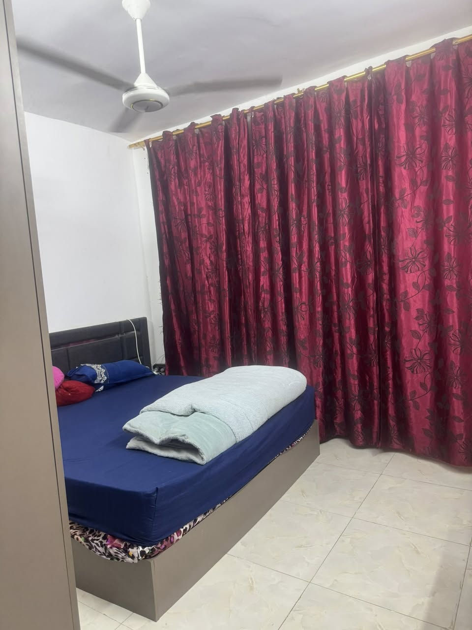 بيت للبيع  في  نهاية الشهداء شاخة 6 المساحة 75 متر بناء حديث طابق الاول هول مطبخ صحيات طابق الثاني غرفتين نوم وصحيات السعر 70 مليون التفاصيل الاتصال ***********
