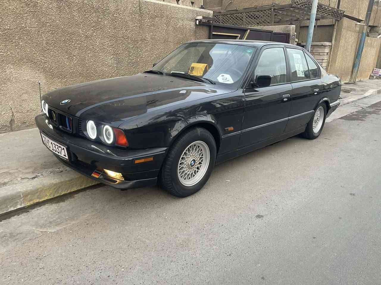 السلام عليكم للبيع BMW اصل 525 وارد ياباني بدون سلايد داخل اسود جلد السياره باسمي تحويل مباشر السياره جاهزه من كل النواحي مابيها اي نقص مكاني بغداد الدوره وهاذا رقمي ***********
