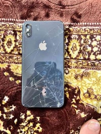 ايفون اكس ماكس مبدل شاشه وبطاريه  اصليات فيس ايدي شغال يرهم بيع ومراوس...
