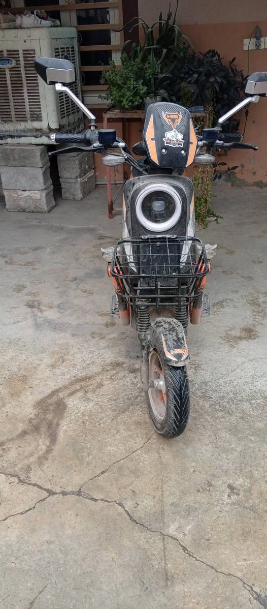 سلام عليكم
يوجد موطور شحن للبيع H900
كلش نضيف كمى موضح بل صور 
مستخدم شهر واحد يحتاج بطاريات عدد 2
والشراي يدلل 
***********
