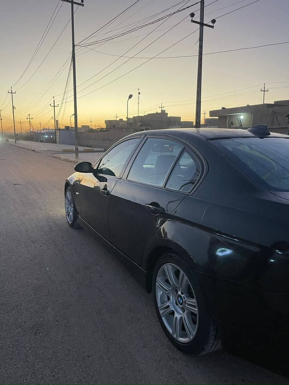 السلام عليكم من رخصت الادمن 
للبيع Bm حجم 328i 
مديل 2007 كفاله عامه رقم بصرا نكليزي تحويل 
حجم المحرك 6 سلندر فول مواصفات
 فتحه مري شفط تحكم ستيرن اشاره ترحيب 
فول 1/1 
تبريد ثلج 
جلد 
سيدي جنجر 6 أقراص 
للاستفسار
***********
***********
