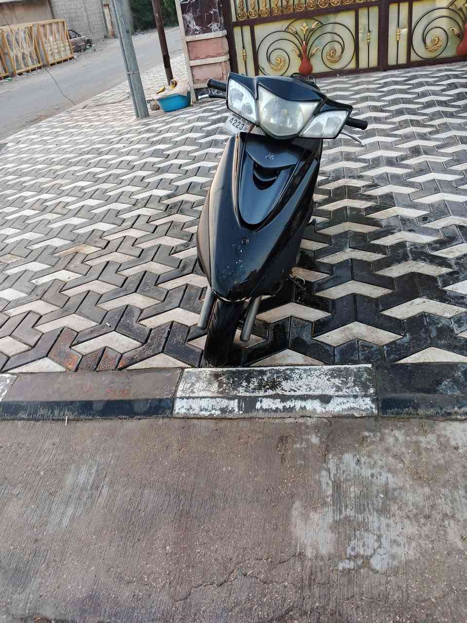 السلام عليكم دراجه بريز بغبغاء السعر 650 وبيها مجال للطيبين رقم ***********

