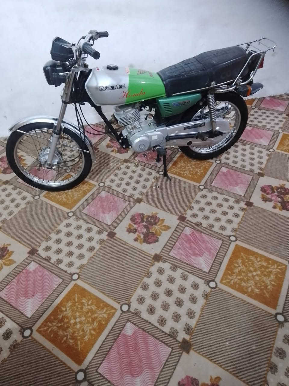 دراجه نامه امتياز للبيع أوراق موديل 22 نضيفه كلش وكله شغاله مانقصه شي السعر 850 مكاني بالزبير
اتصال *********** 
واتساب ***********
