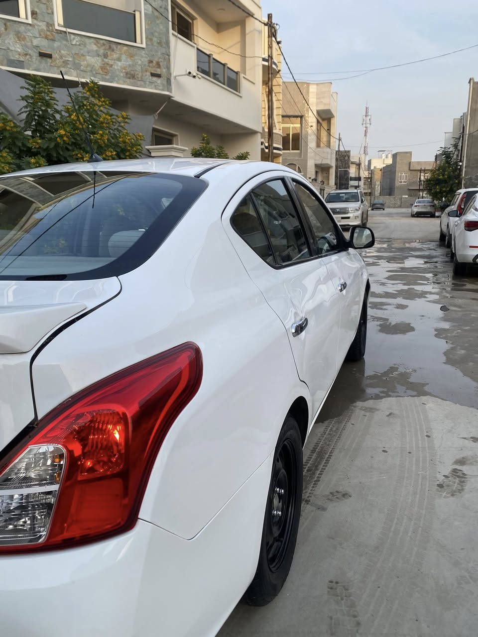 السلام عليكم 
نيسان سني هندي موديل 2021 
ماشيه 100 الف
سياره حلوه ونظيفه
صبغ قطعتين صندوك وجامرلغ اليسري
مكاني ديالى بعقوبة 
***********
السعر110 وبيها مجال قليل
