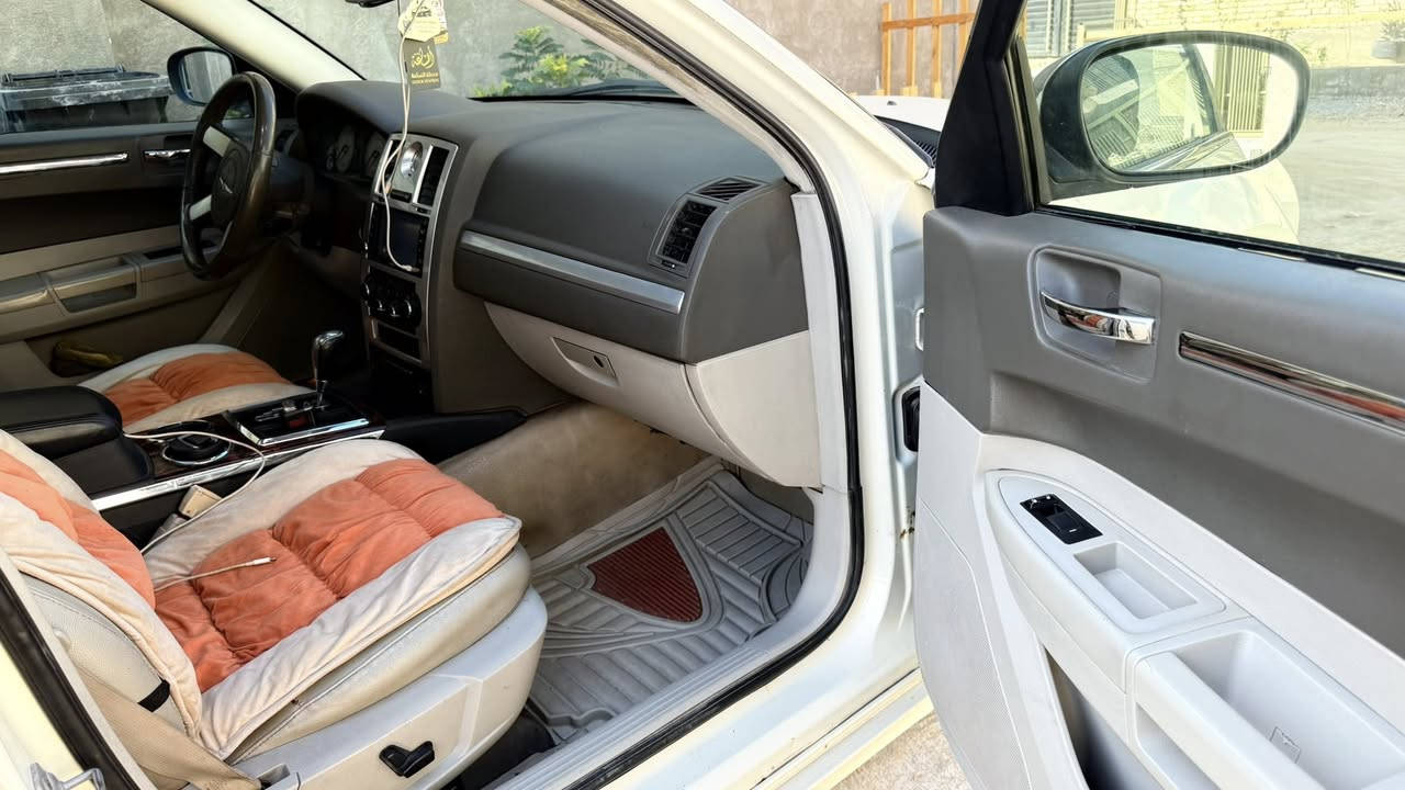 السلام عليكم للبيع اوباما 2009 رقم بغداد انكليزي شرط التحويل سياره ما مشتغله خط ابد ماشيه 196 السونار مرفق مع الصور نظيفه بشكل مكانهه ميسان للاستفسار *********** 
السعر 137
