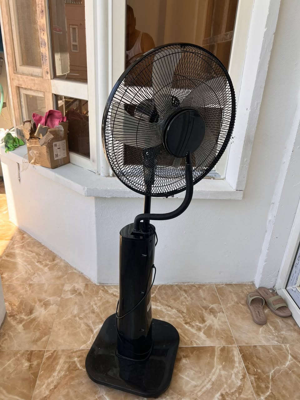 عندي هاي المروحة رذاذ فان مالتها مكسورة ابيعها فحم حجمها جبير وهي مال امزون الي يريدها يراسلني خاص او عل واتس اب اعلى سعر ابيعها بس فحم
***********
